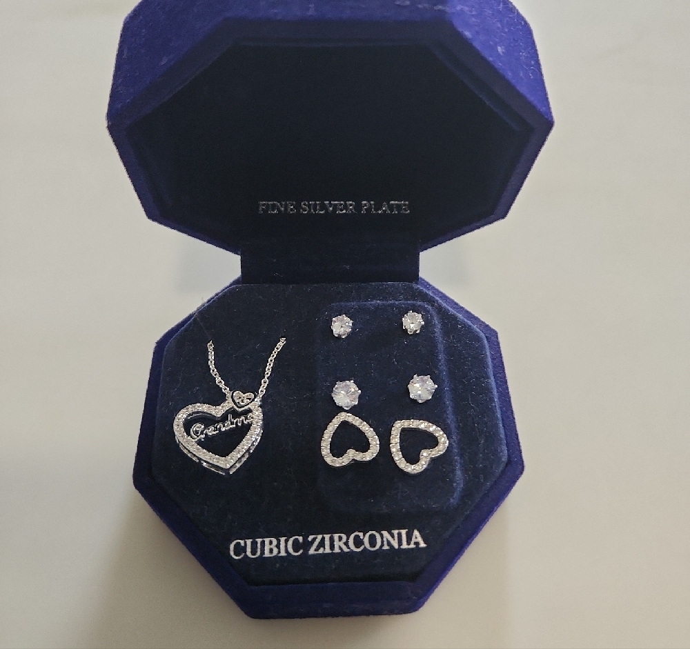 Silver Grandma Heart Jewelry Set
